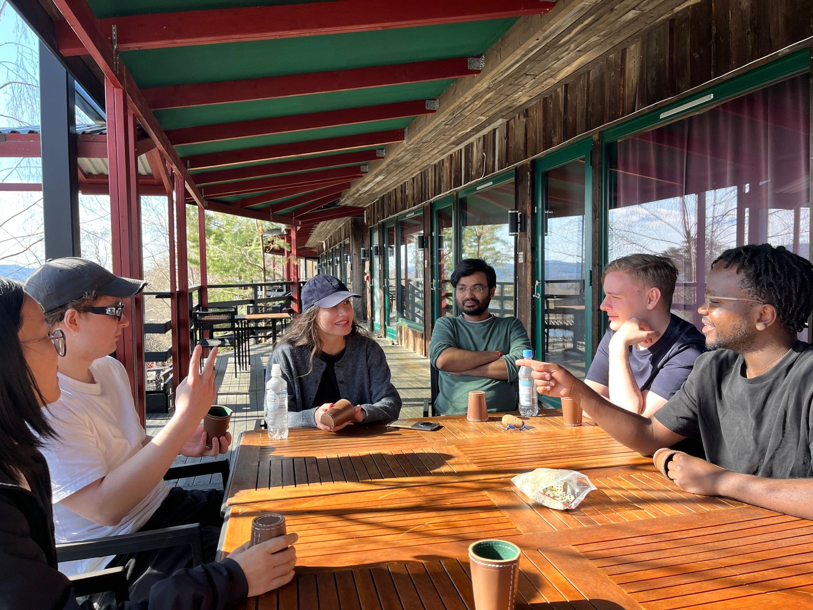 A group of KAUSers chatting